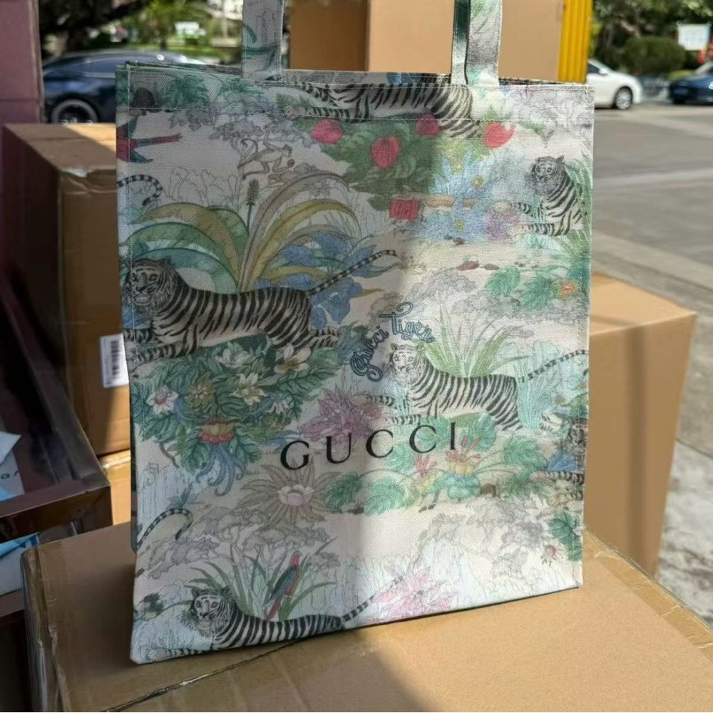 Gucci Jungle Print Tote Bag GWP - Picture 2 of 4